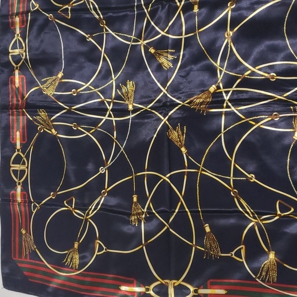 R-1305- Women's Scarf Blue Green Red Colors NWT - Picture 6 of 9